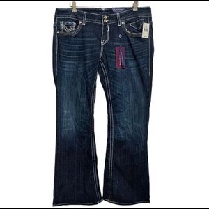 Woman’s vigoss boot cut jeans never worn